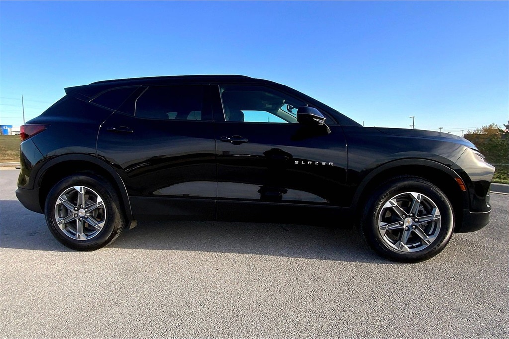 2023 Chevrolet Blazer 2LT photo 4
