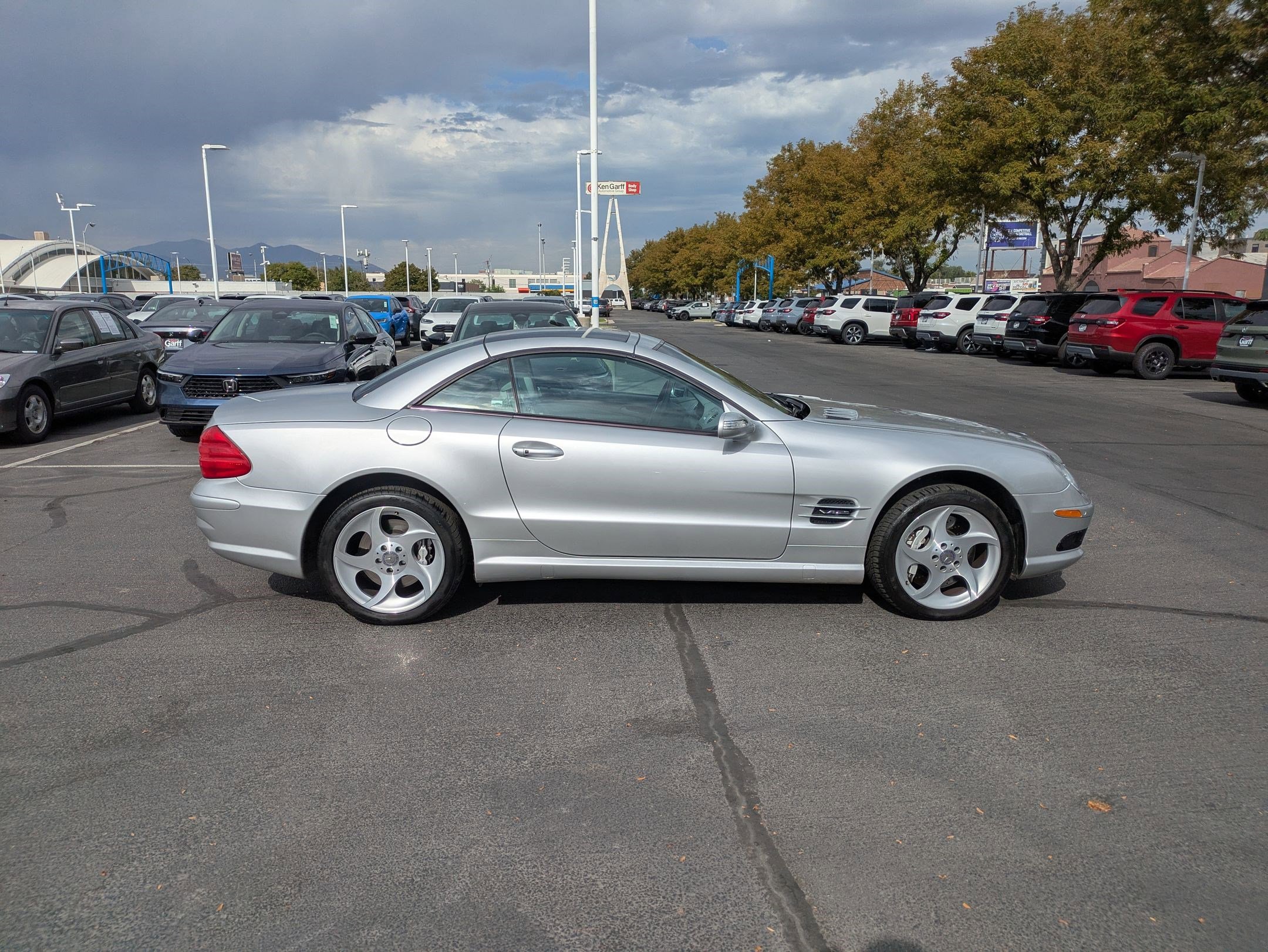 2004 Mercedes Benz SL photo 2