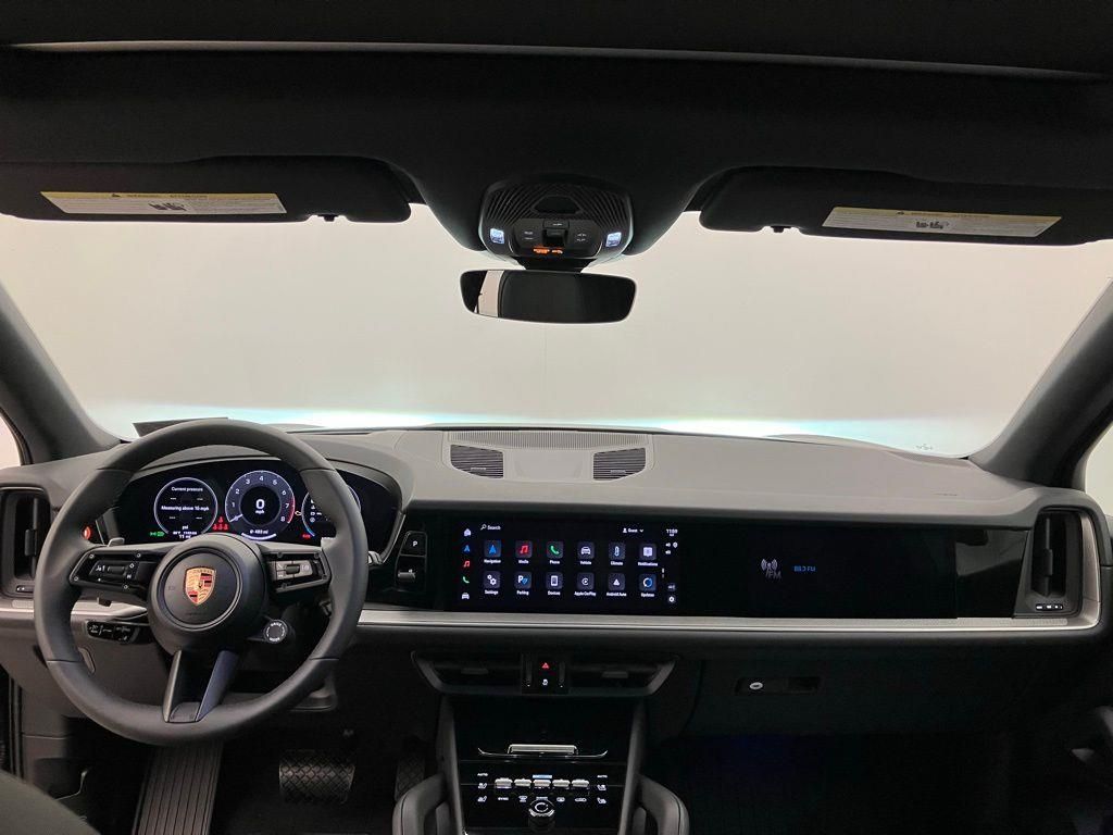 2025 Porsche Cayenne Base photo 23
