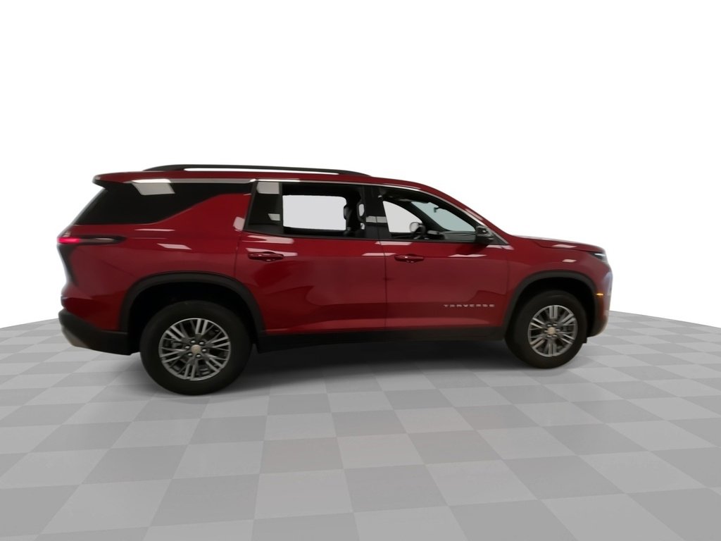 2025 Chevrolet Traverse photo 2