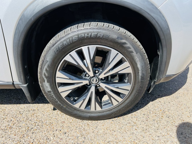 2021 Nissan Rogue SV photo 8