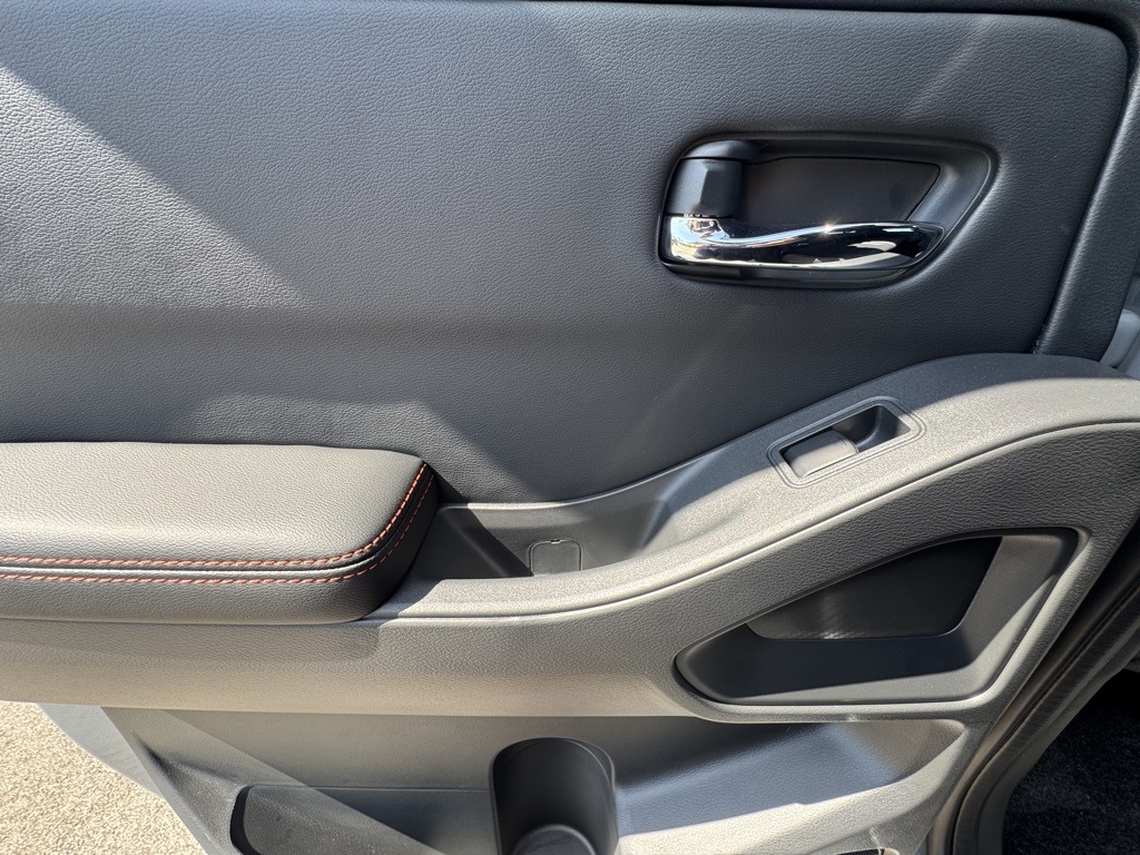 2025 Nissan Frontier PRO-4X photo 16