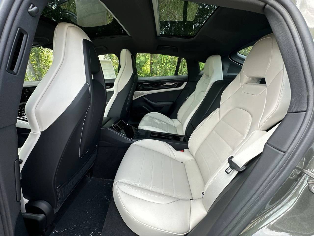 2025 Porsche Panamera E-Hybrid 4 photo 27