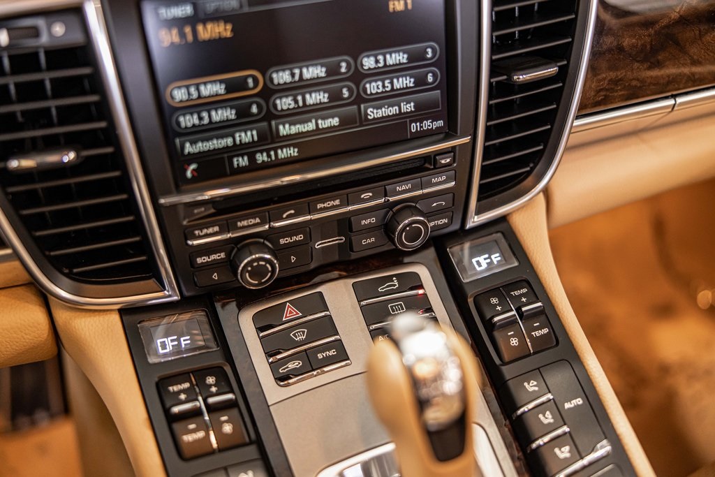 2016 PORSCHE PANAMERA - Image 29