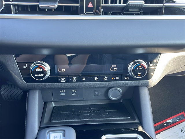 2025 Mitsubishi Outlander SE photo 16