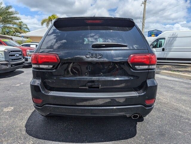 2019 Jeep Grand Cherokee Laredo photo 3