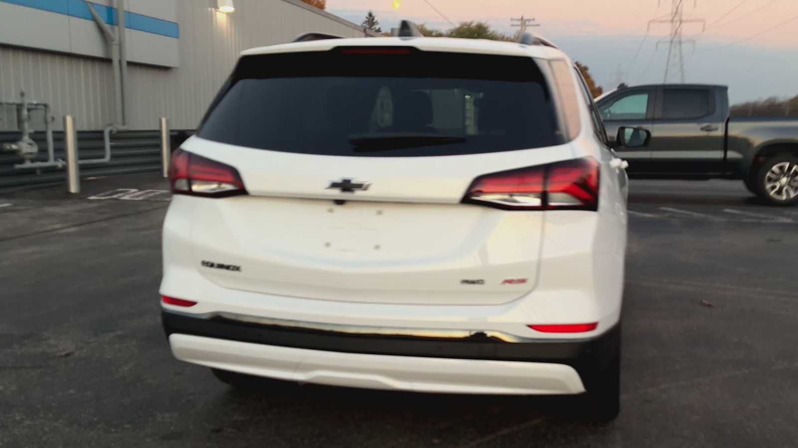 2022 Chevrolet Equinox RS photo 3