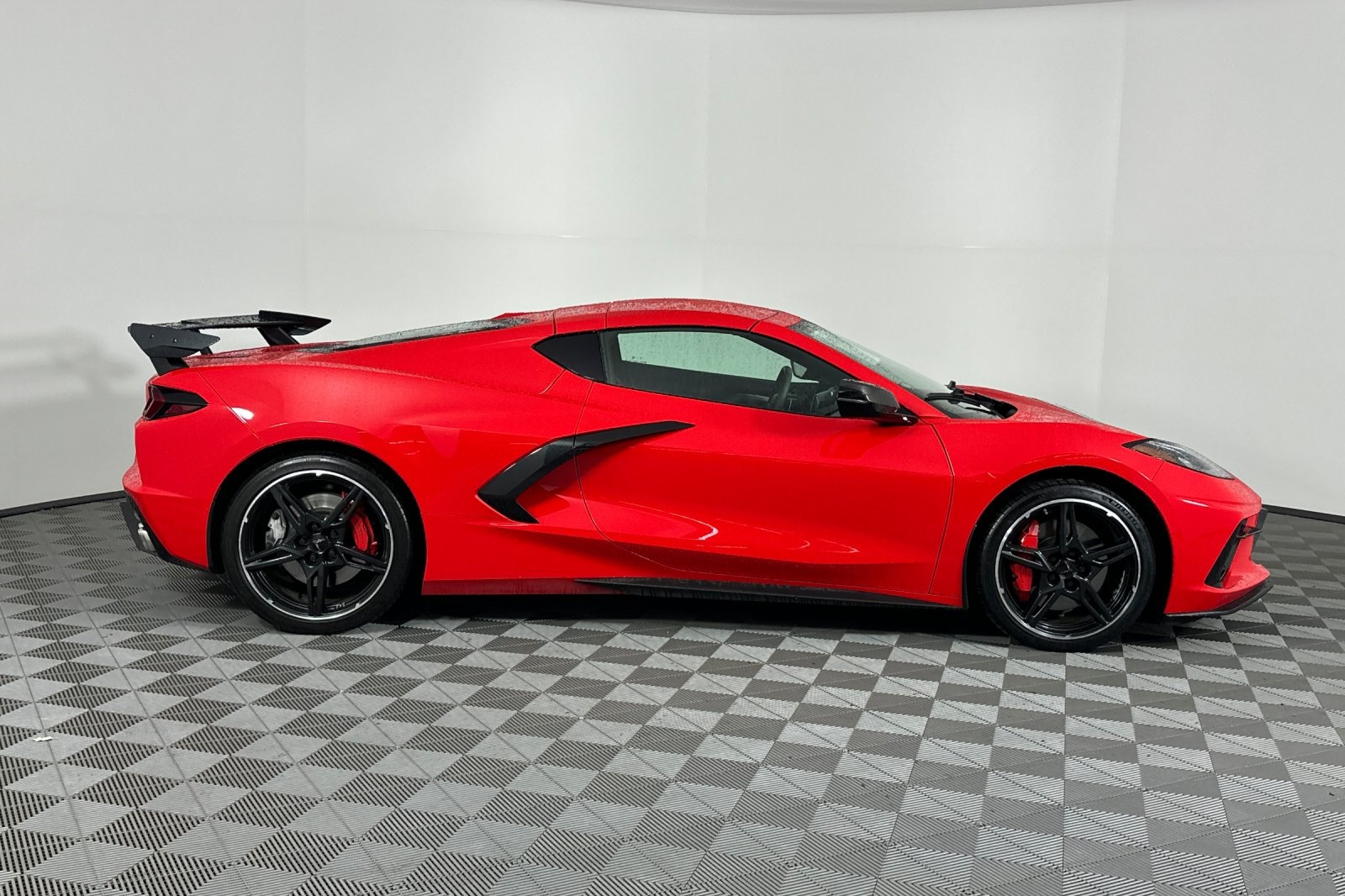 2021 Chevrolet Corvette Stingray 2LT photo 2