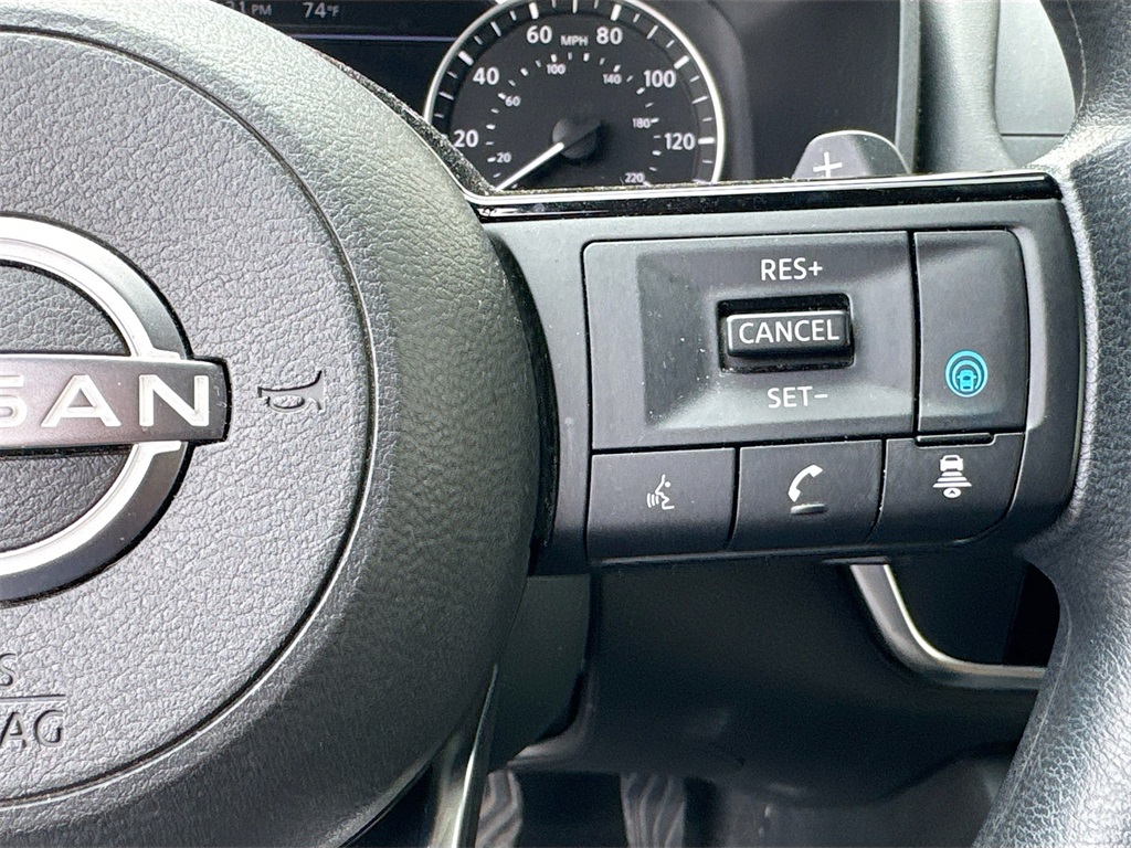 2023 Nissan Rogue SV photo 13