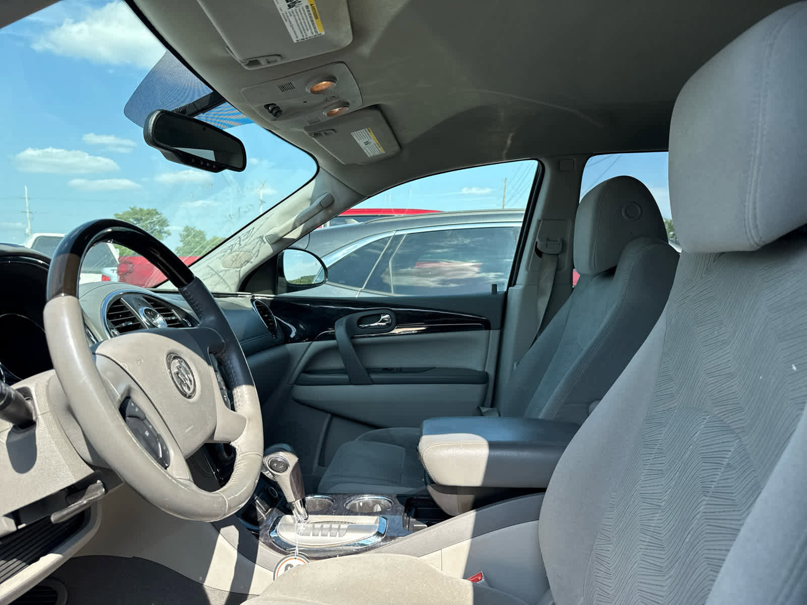 2017 Buick Enclave Convenience photo 3