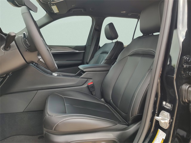2025 Jeep Grand Cherokee Limited photo 24