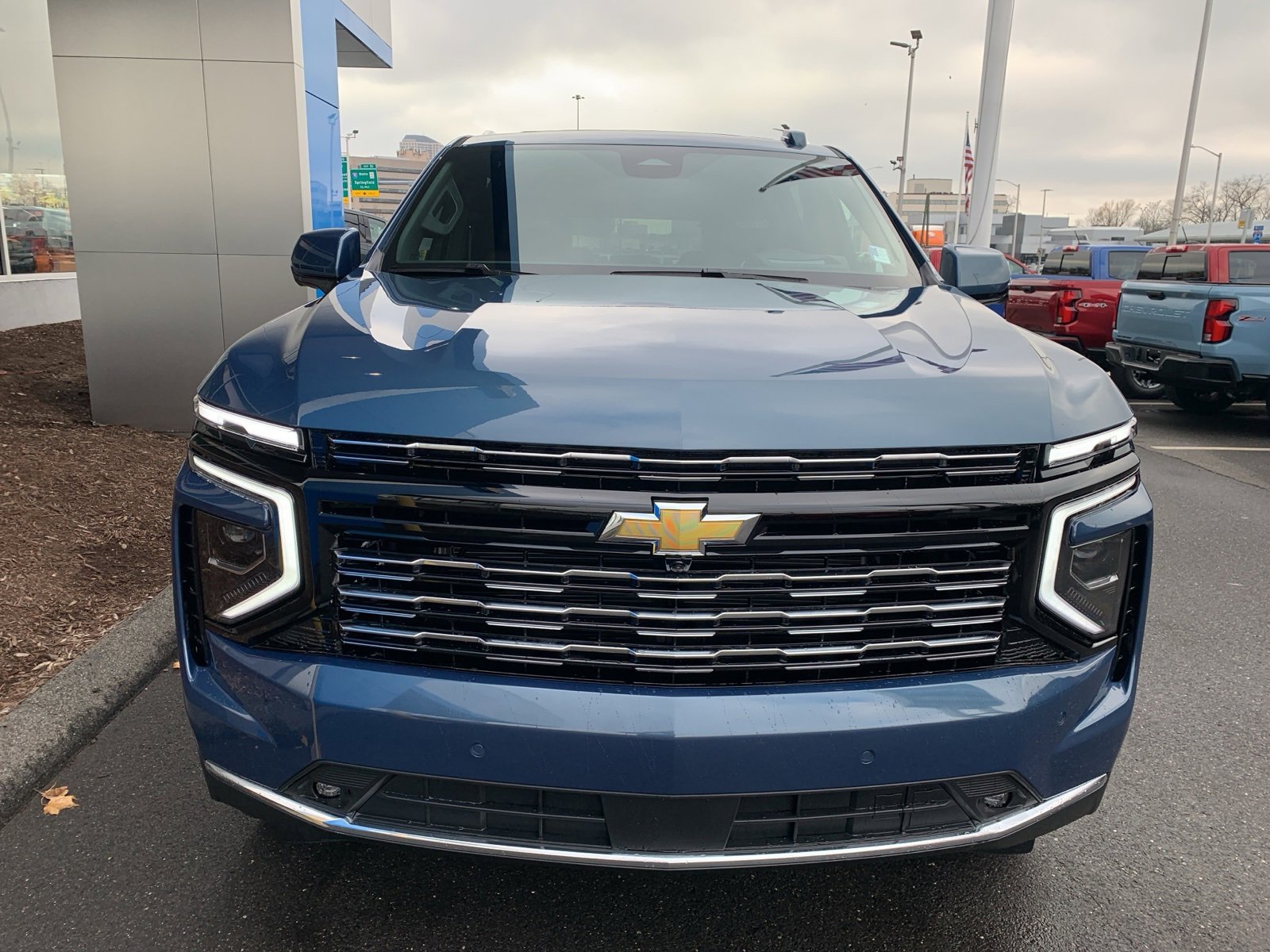 2026 Chevrolet Suburban High Country photo 3