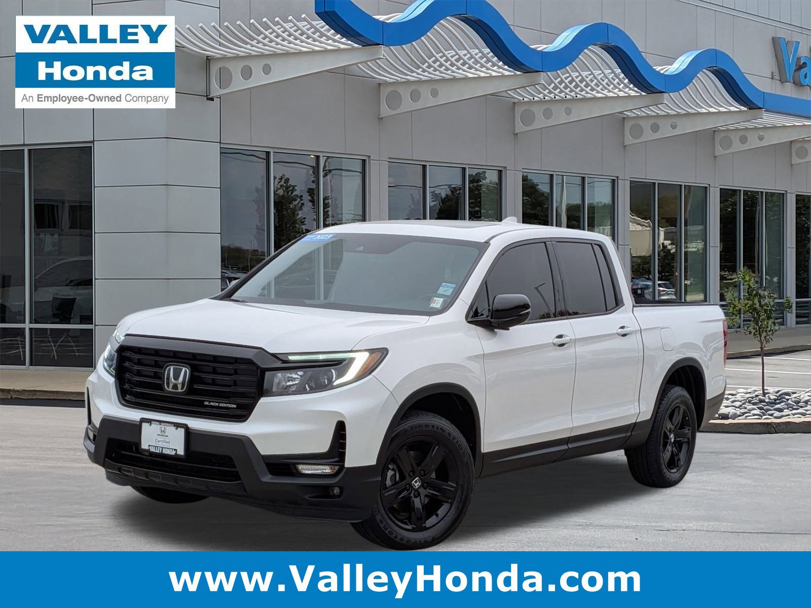 2023 Honda Ridgeline Black Edition's photo