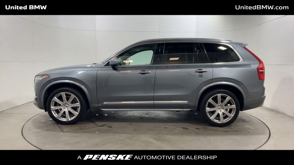 2016 Volvo XC90 T6 Inscription photo 4