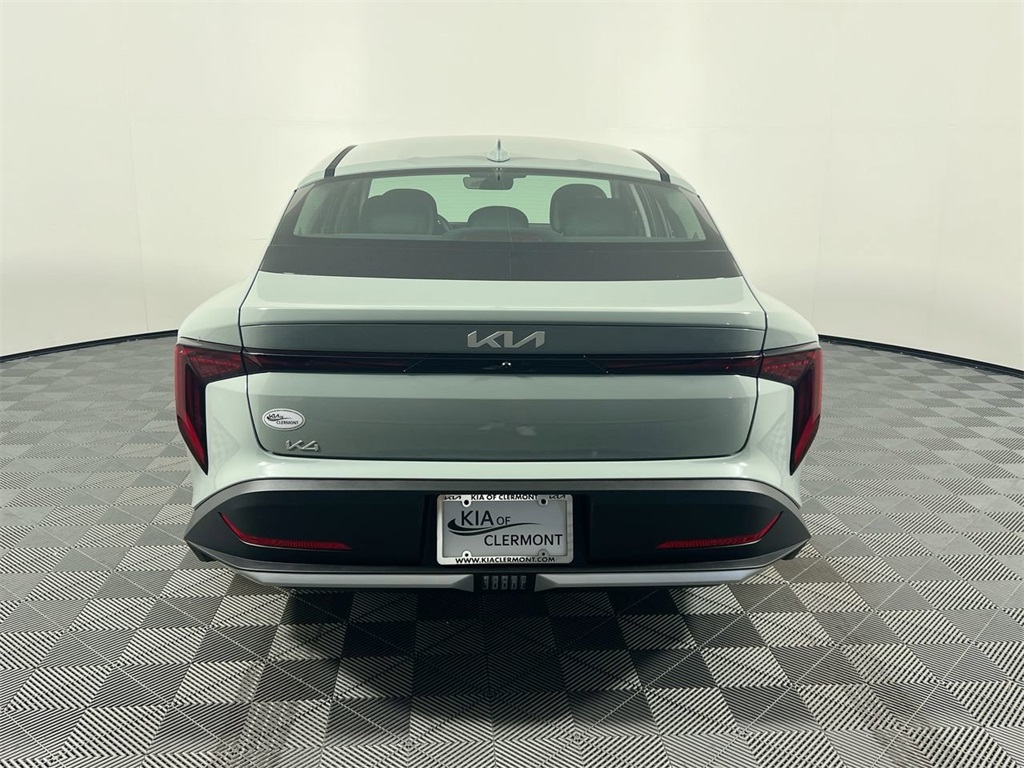 2025 Kia K4 LXS photo 3