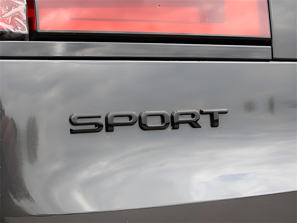 2025 Land Rover Range Rover Sport SE photo 6