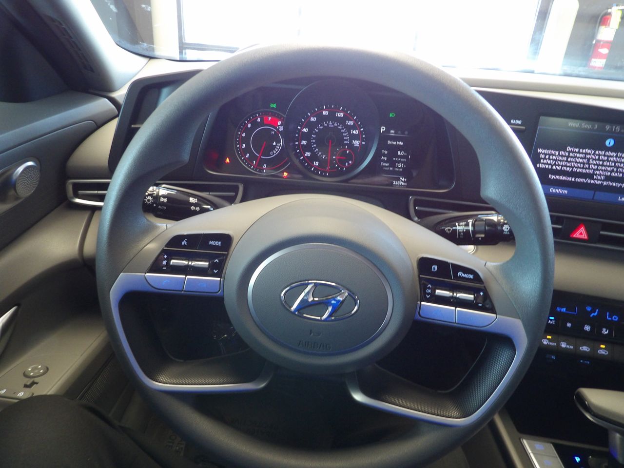2022 Hyundai Elantra SEL photo 27