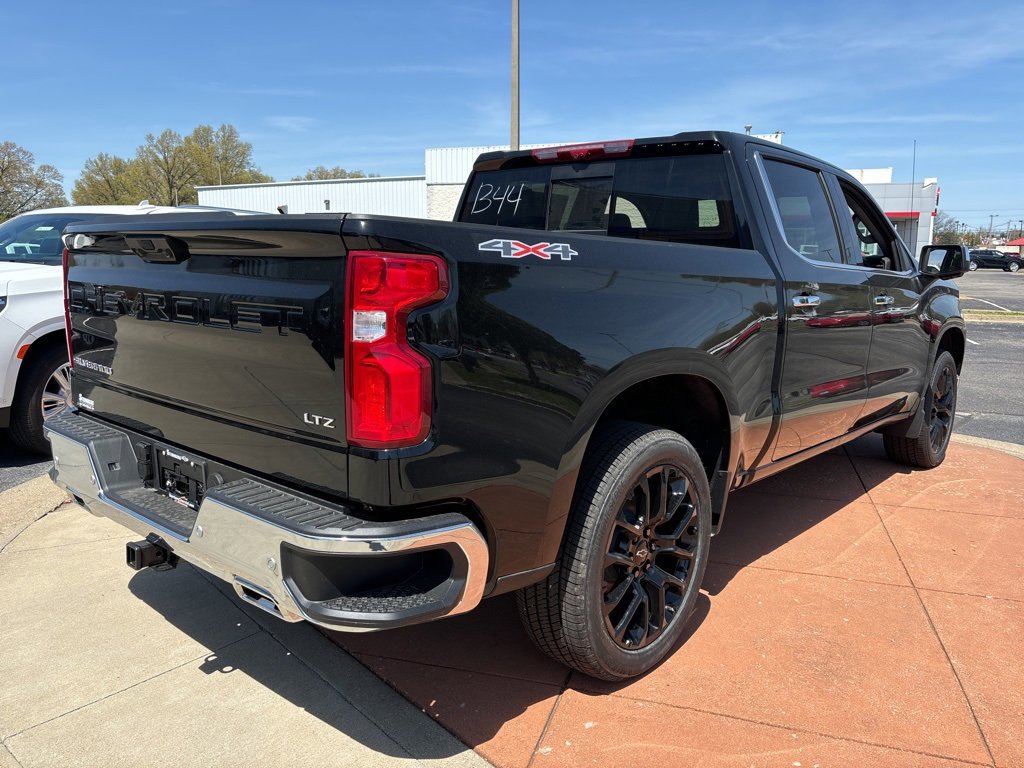 2025 Chevrolet Silverado 1500 LTZ photo 5
