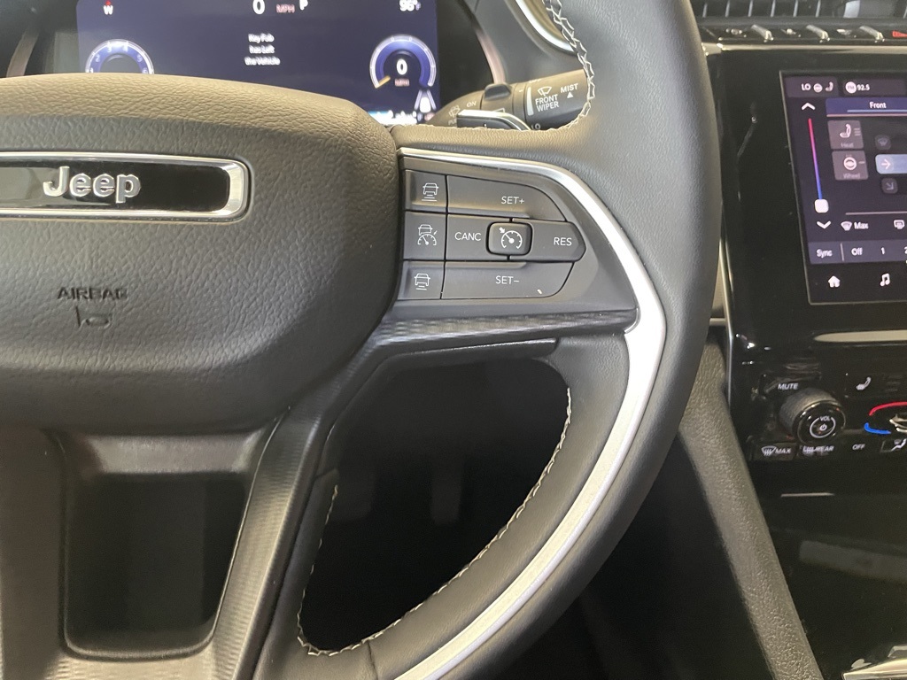 2024 Jeep Grand Cherokee Altitude photo 12