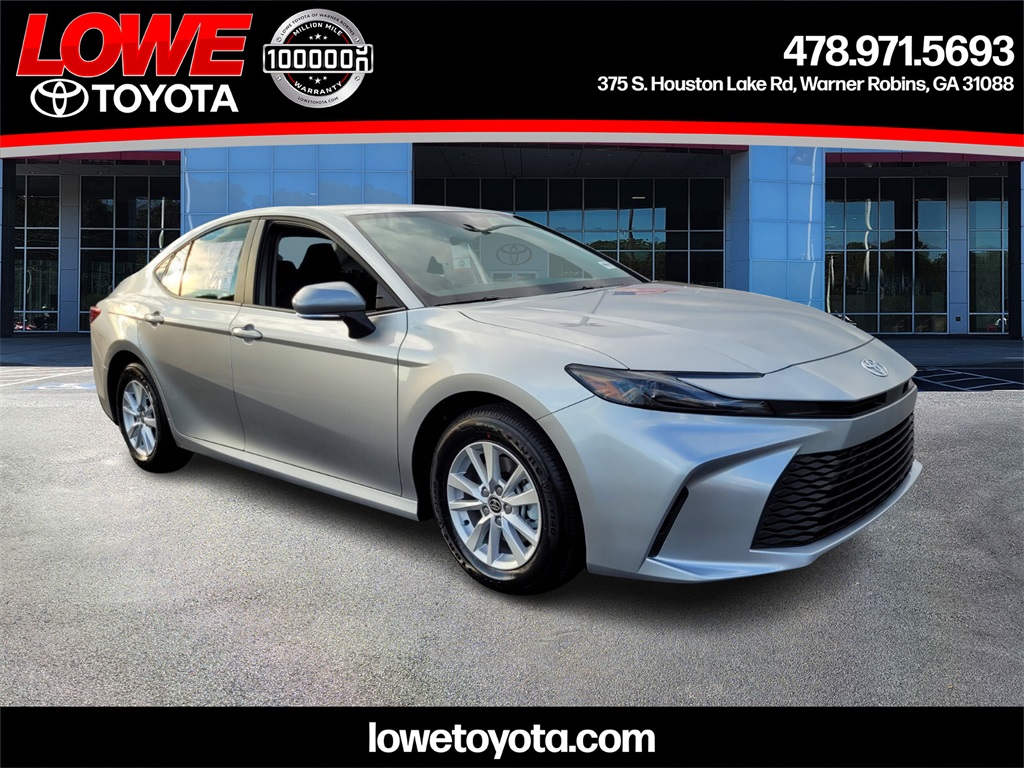 2026 Toyota Camry LE's photo