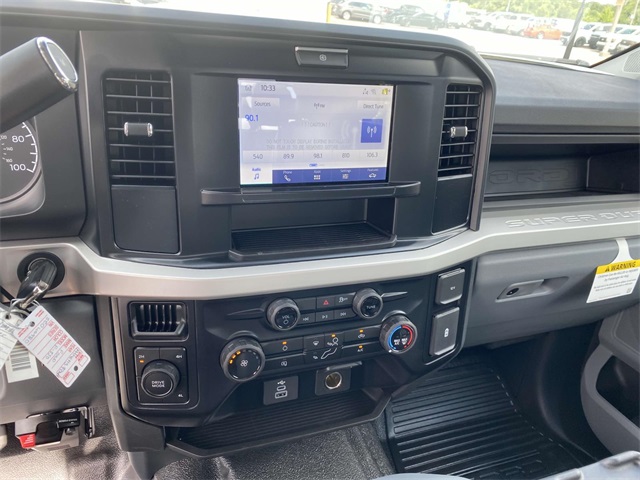 2025 Ford F-550 photo 15