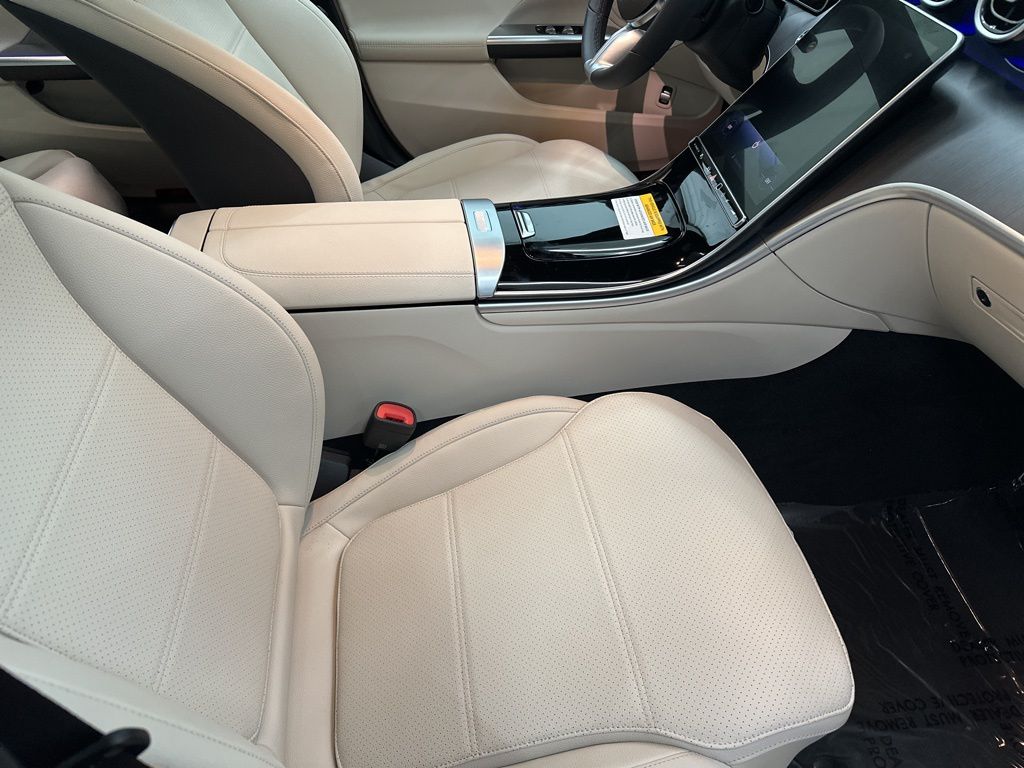 2025 Mercedes Benz C 300 photo 26