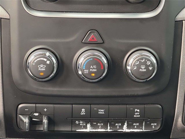2017 Ram 3500 Tradesman photo 4