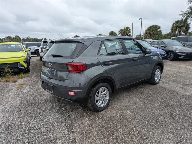 2026 Hyundai Venue SE photo 3