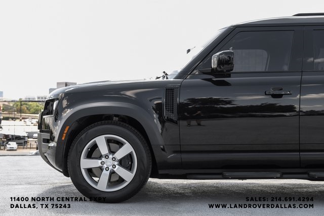 2025 Land Rover Defender 110 X-Dynamic SE photo 10