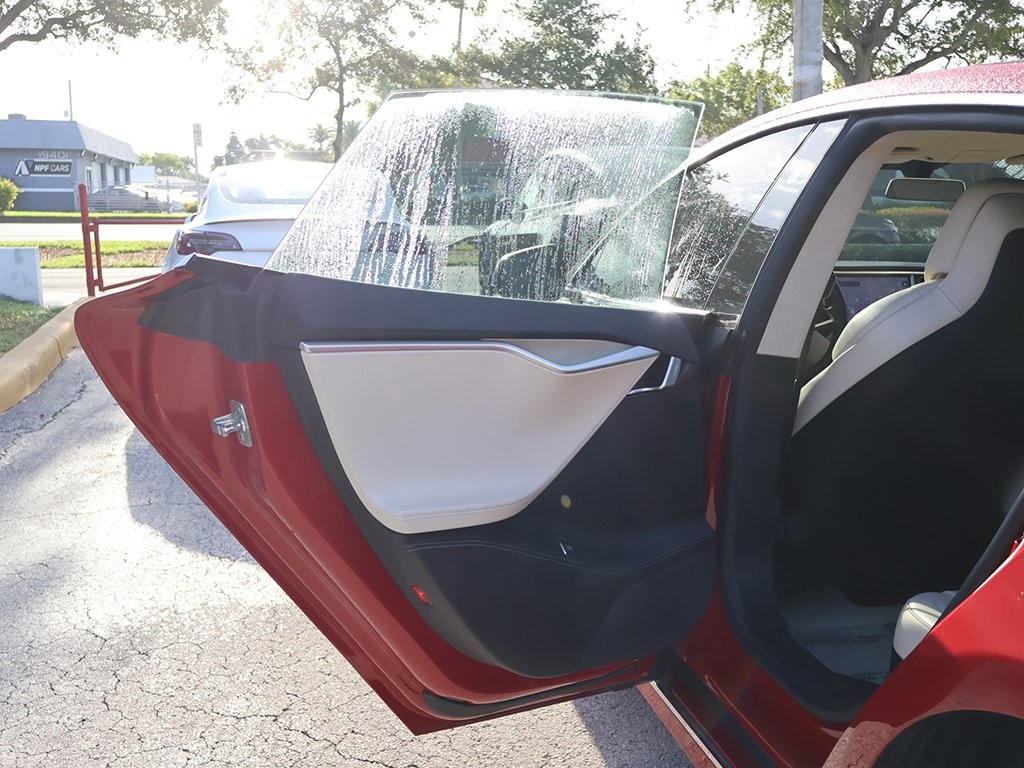 2017 Tesla Model S 75 photo 24