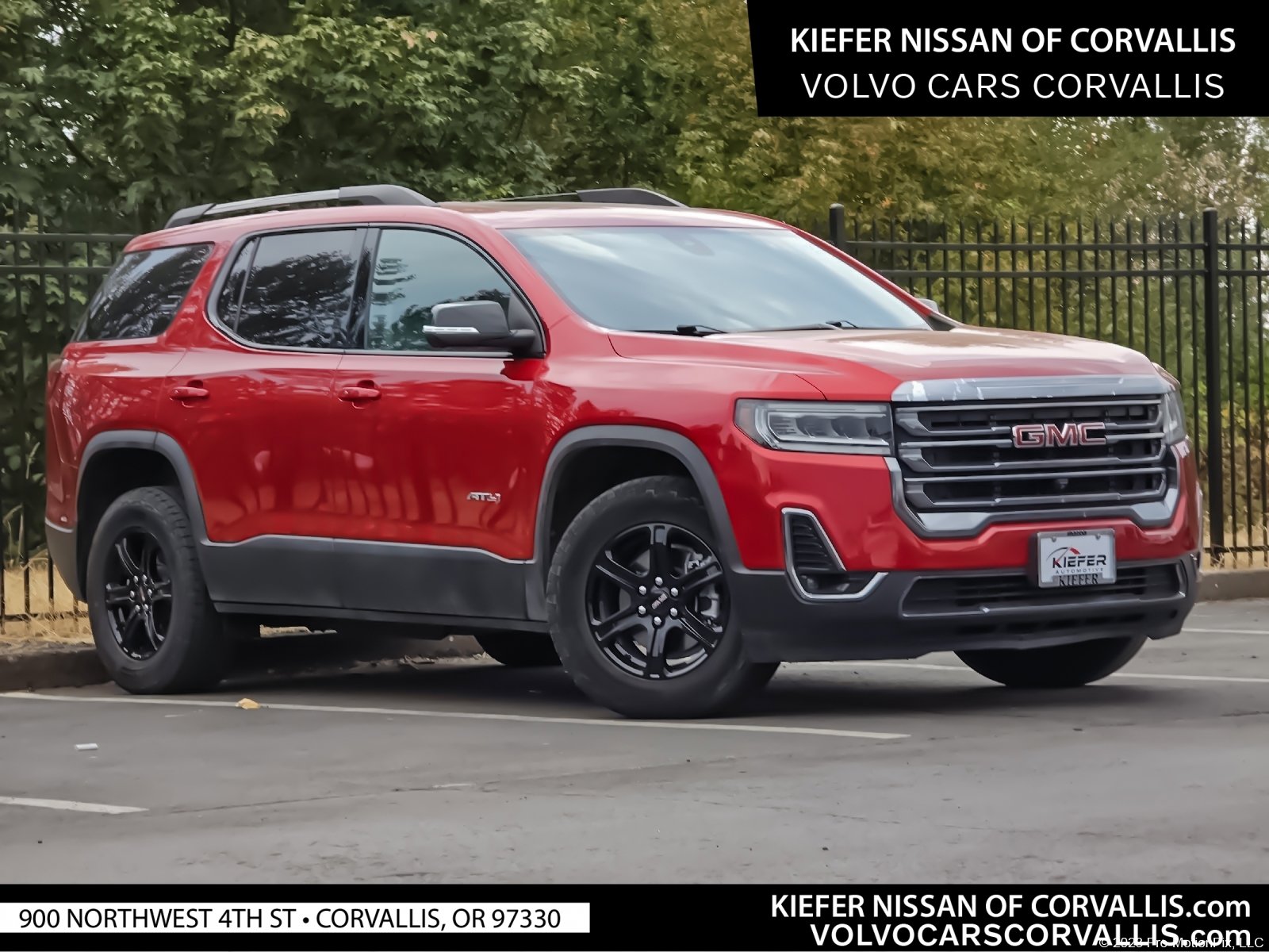 2022 GMC Acadia AT4's photo