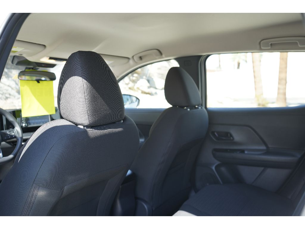 2025 Nissan Kicks S photo 16