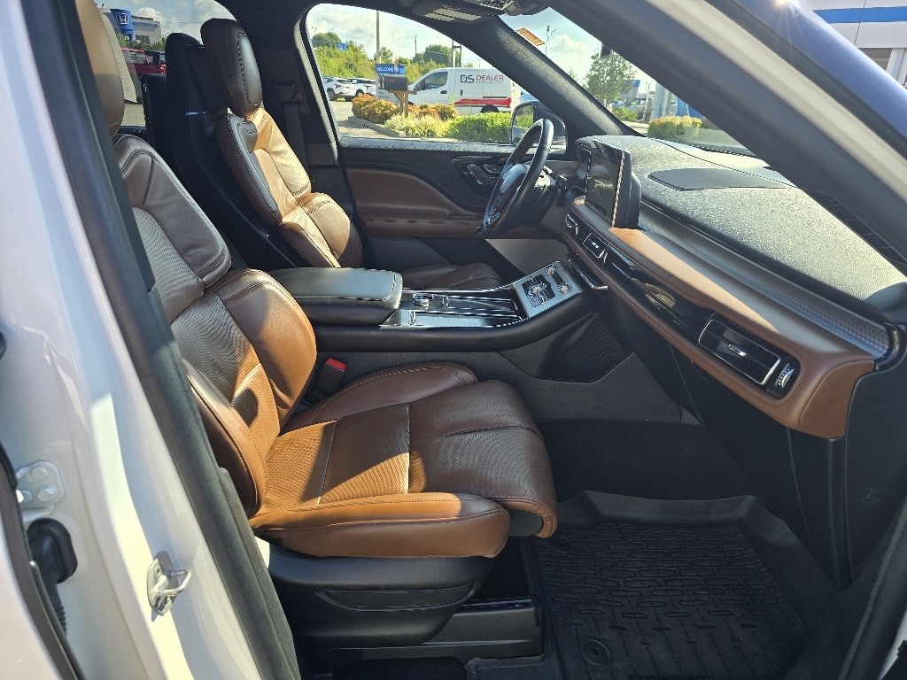 2021 Lincoln Aviator Grand Touring photo 14