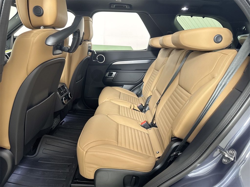 2025 Land Rover Discovery SE photo 21