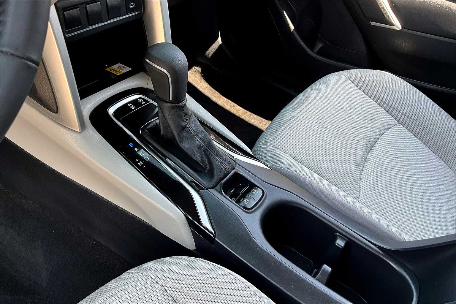 2023 Toyota Corolla Cross LE photo 15