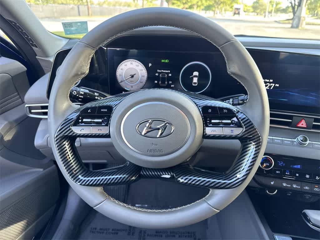 2023 Hyundai Elantra SEL photo 13