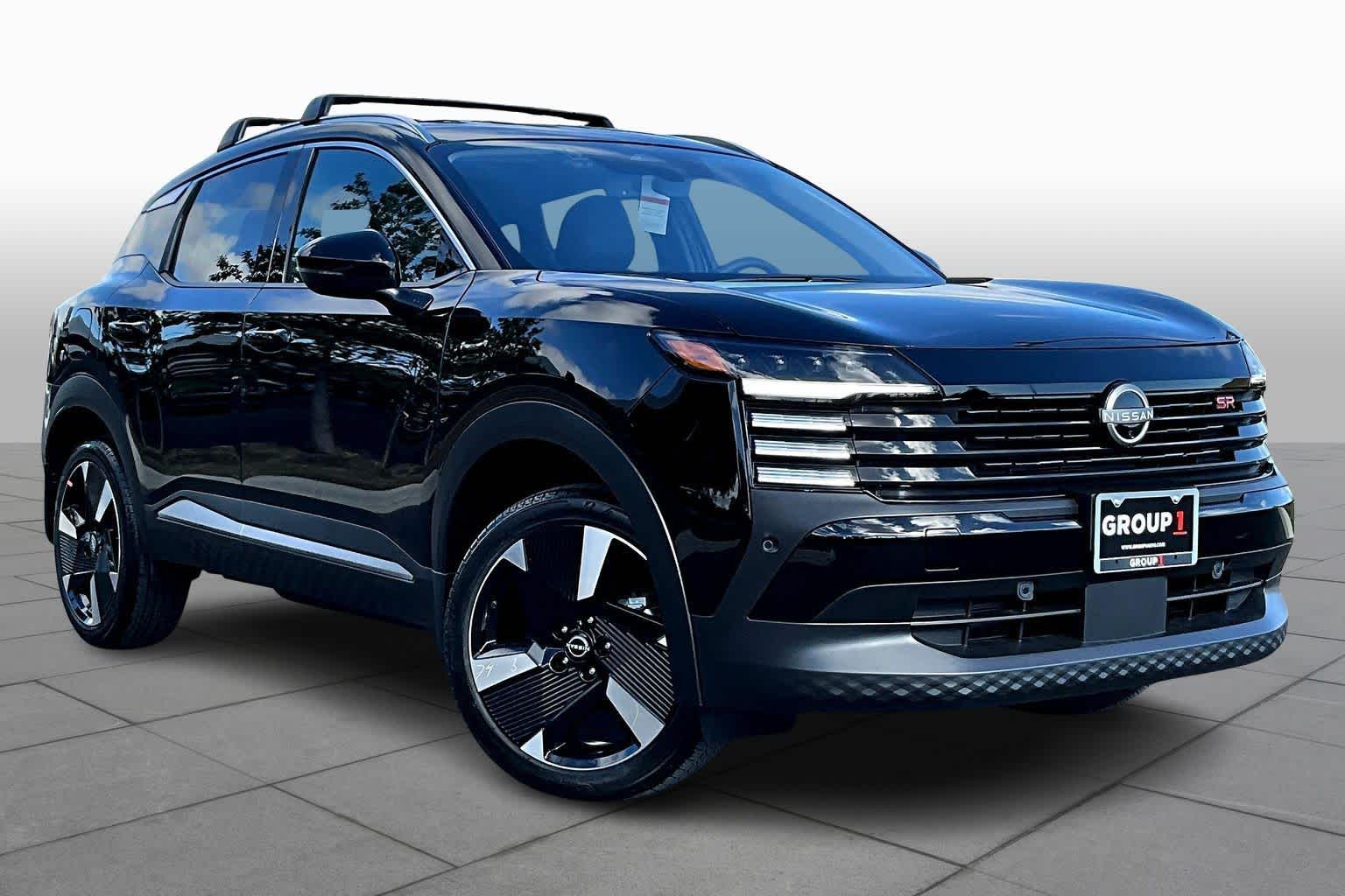 2026 Nissan Kicks SR photo 2