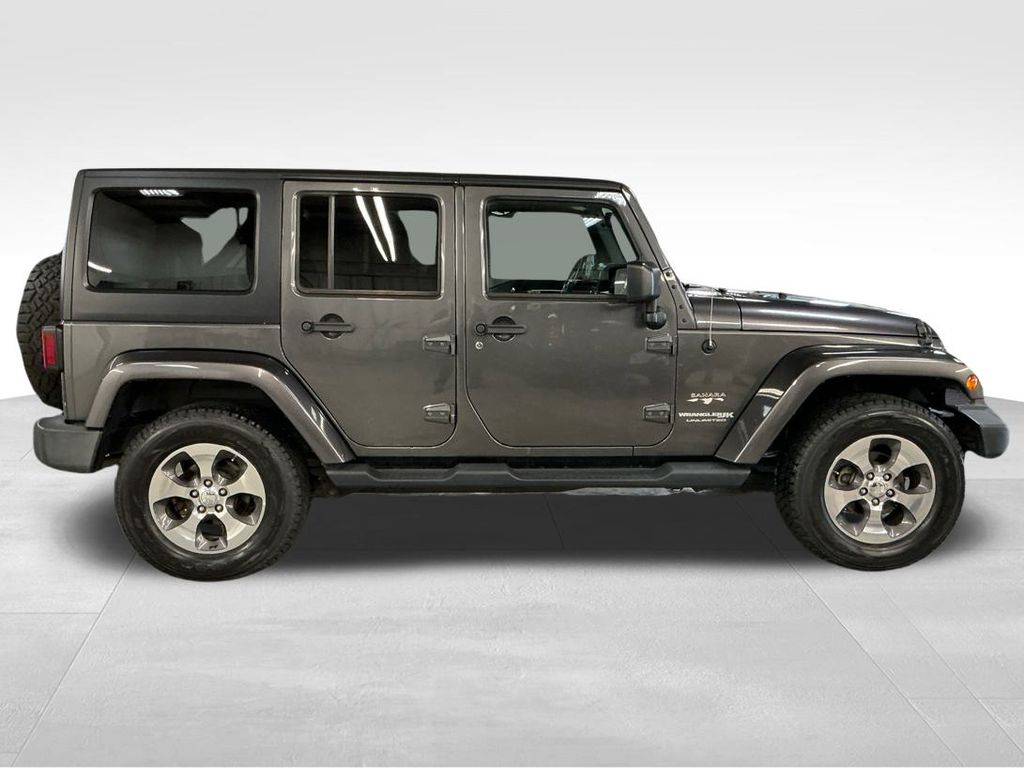 2018 Jeep Wrangler Unlimited Sahara photo 4
