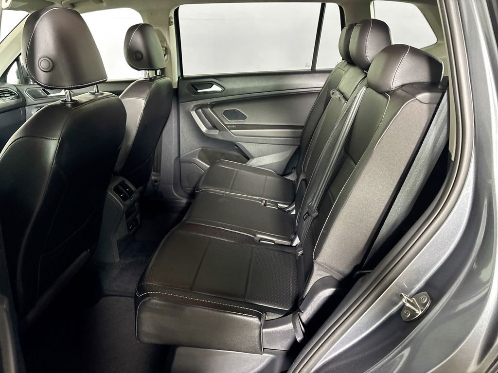 2021 Volkswagen Tiguan SE photo 18