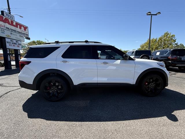 2022 Ford Explorer ST photo 3