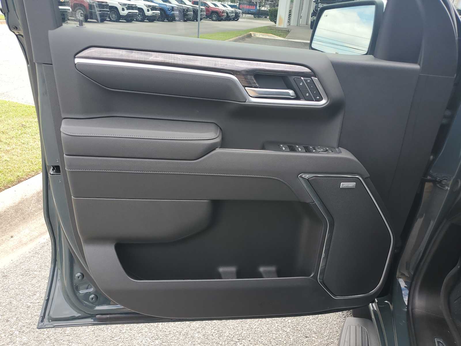 2025 Chevrolet Silverado 1500 LTZ photo 15