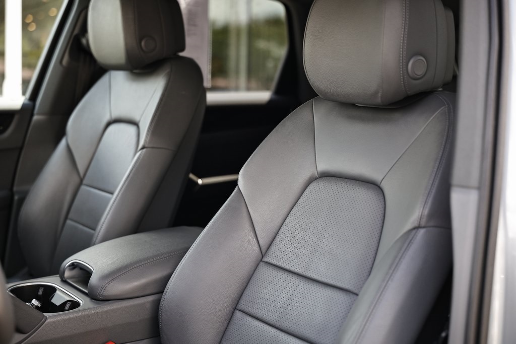 2022 Porsche Cayenne Base photo 23