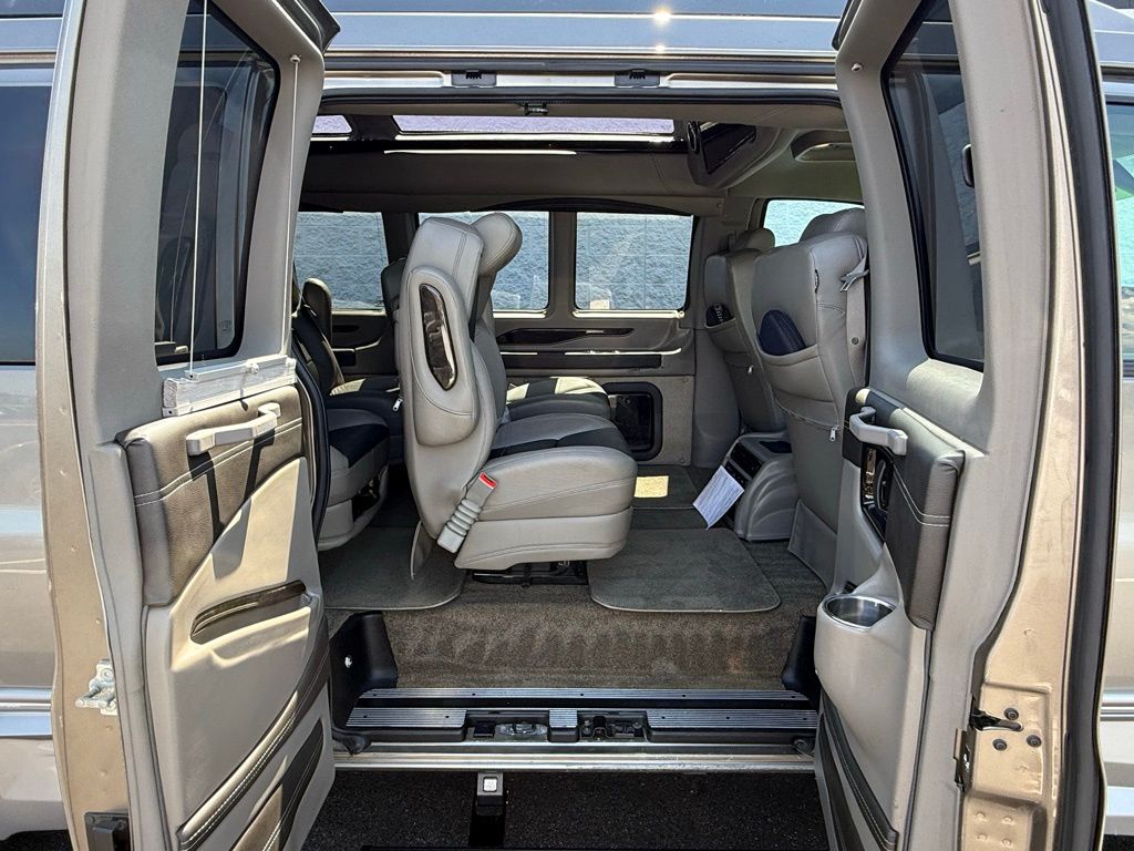 2020 Gmc Savana photo 33