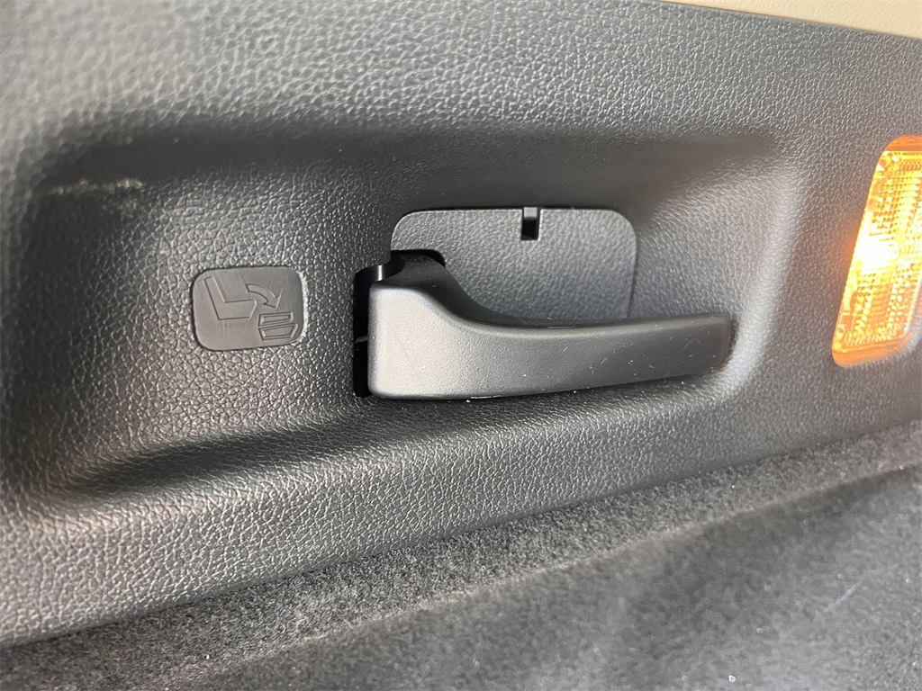 2021 Honda CR-V Hybrid Touring photo 9