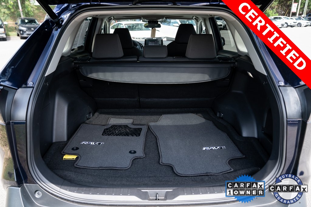 2022 Toyota RAV4 XLE photo 10