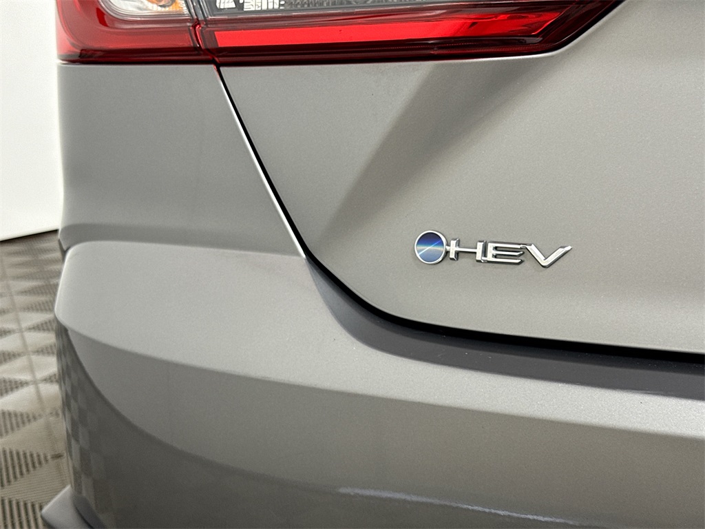 2025 Toyota Camry SE photo 19
