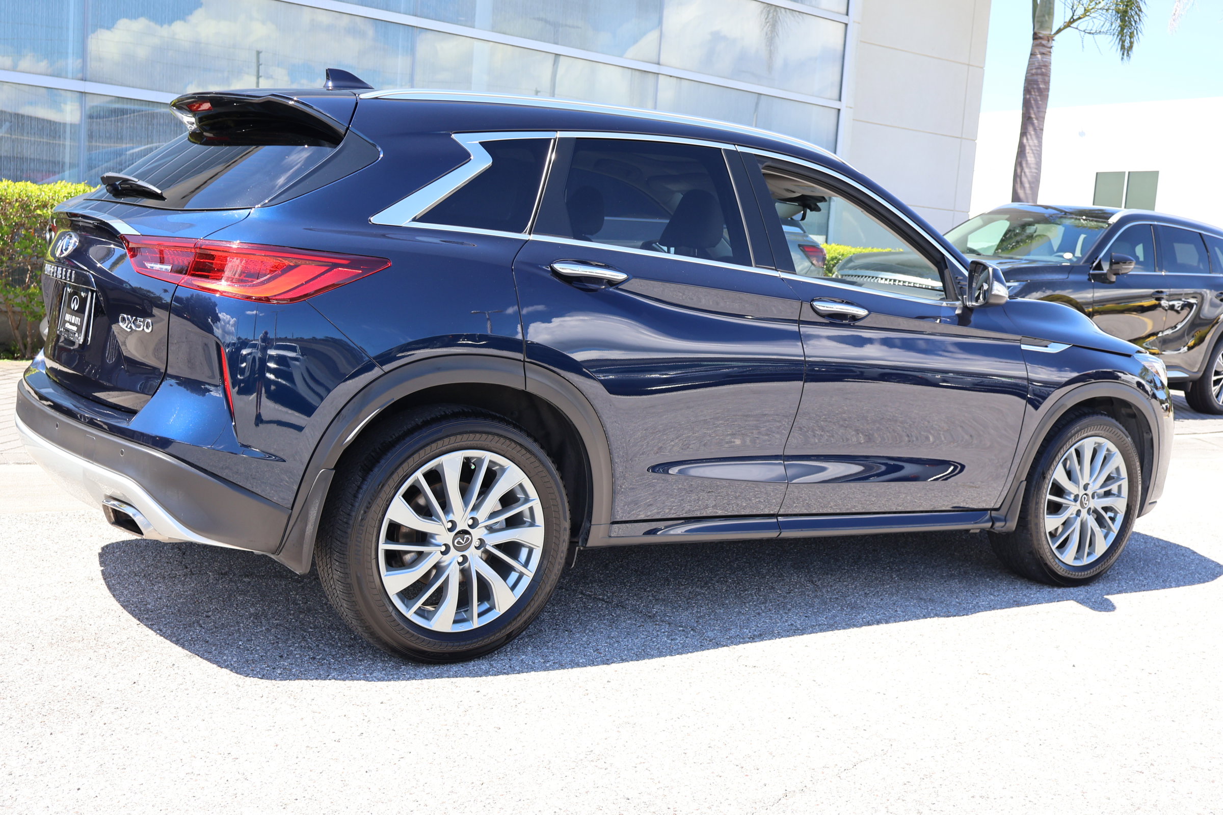 2023 Infiniti QX50 Luxe photo 8