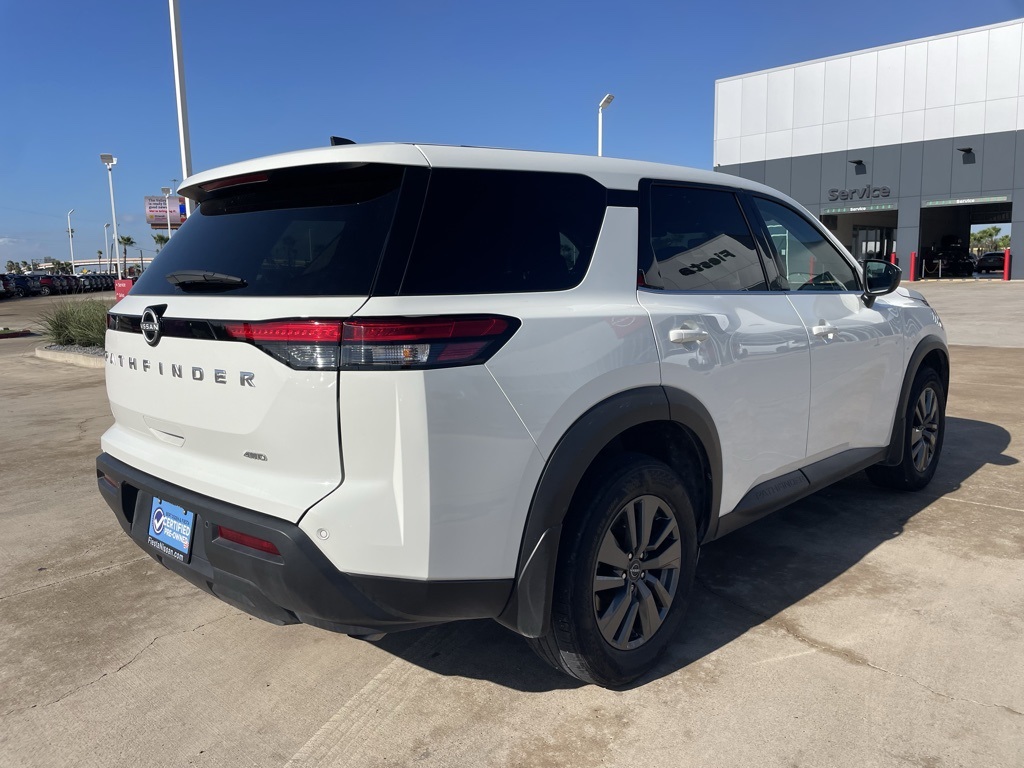 2024 Nissan Pathfinder S photo 2