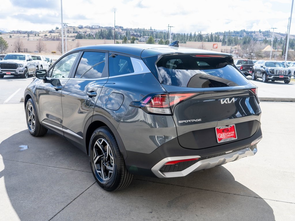 2025 Kia Sportage LX photo 3