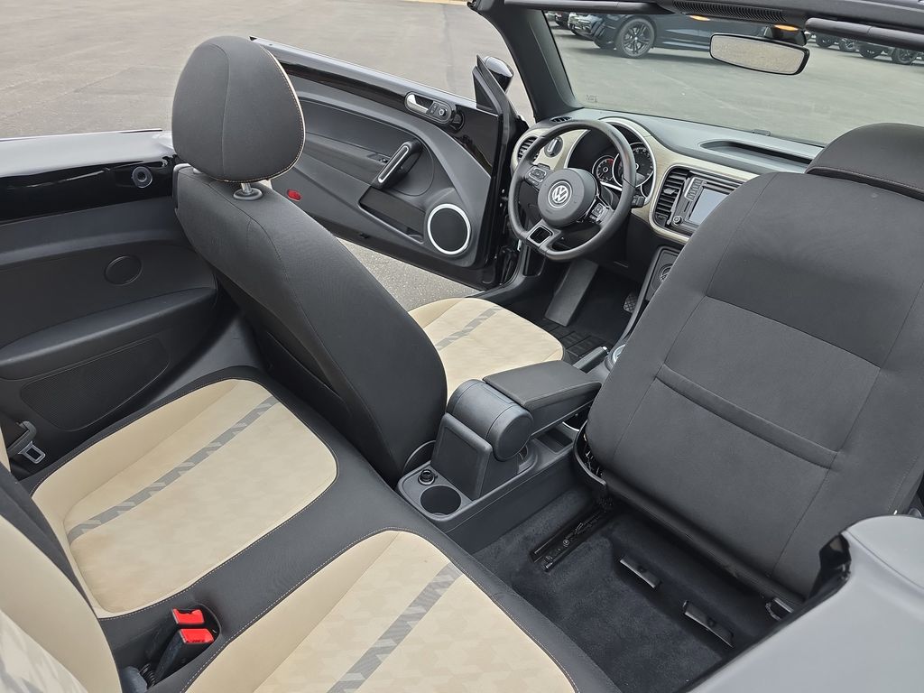 2018 Volkswagen Beetle SE Coast photo 11